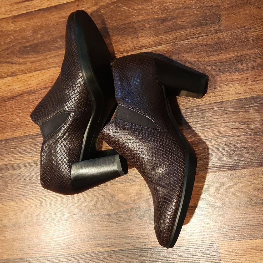 Ecco Brown Leather Textured Women's Heeled Shoes - Picture 3 of 7